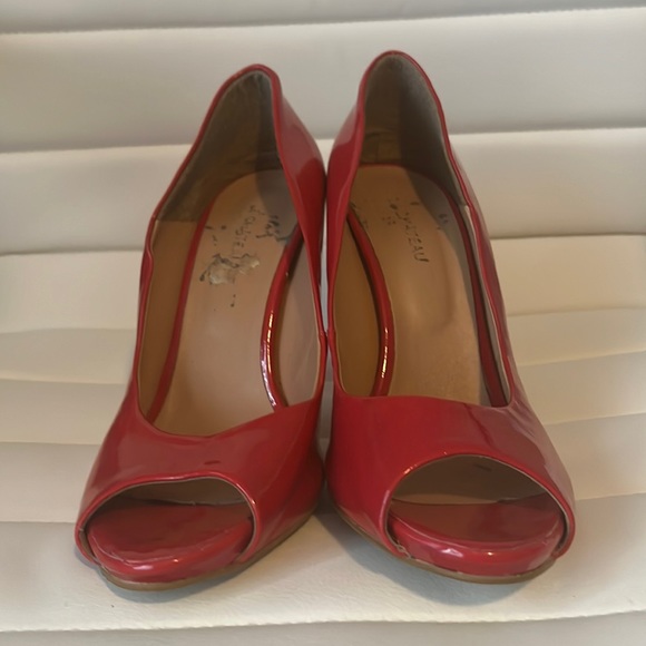 Red patent leather pump - Picture 2 of 3